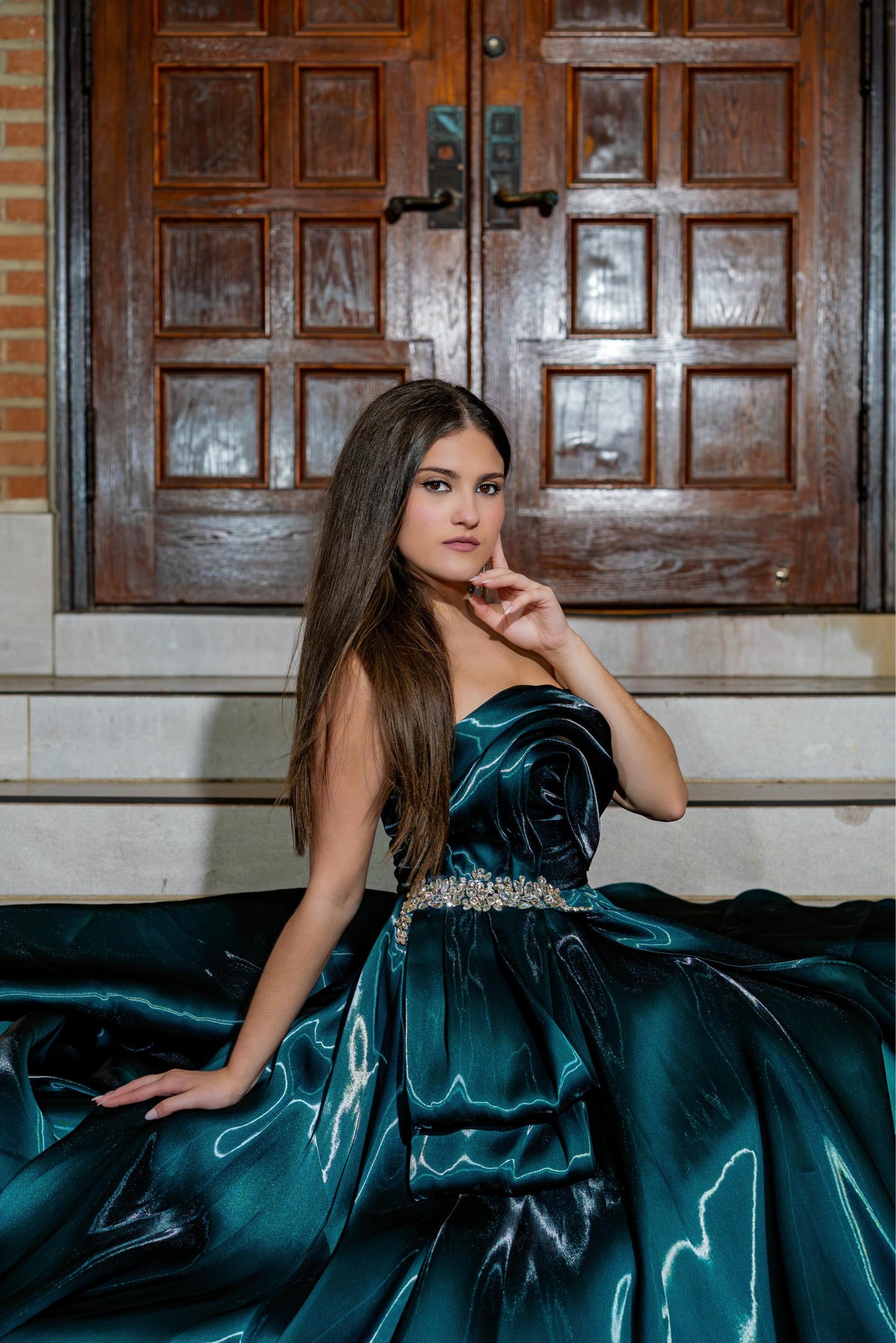 Elegant strapless couture silhouette