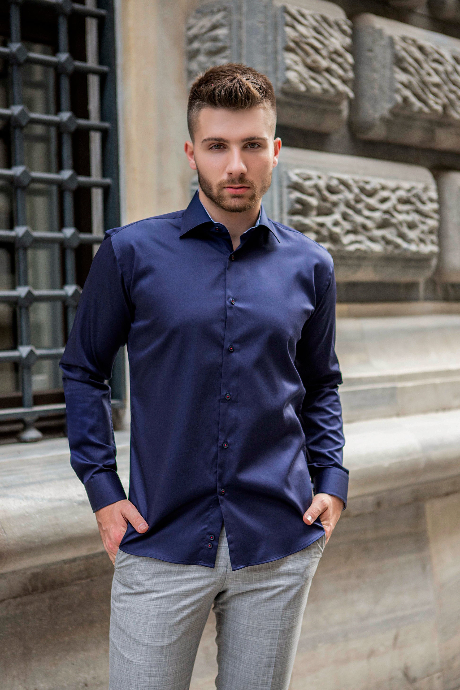 Navy Blue Elegance Moda Slim Dress Shirt With Light Blue Collar Lining Finished With a Hint of Red in Button
