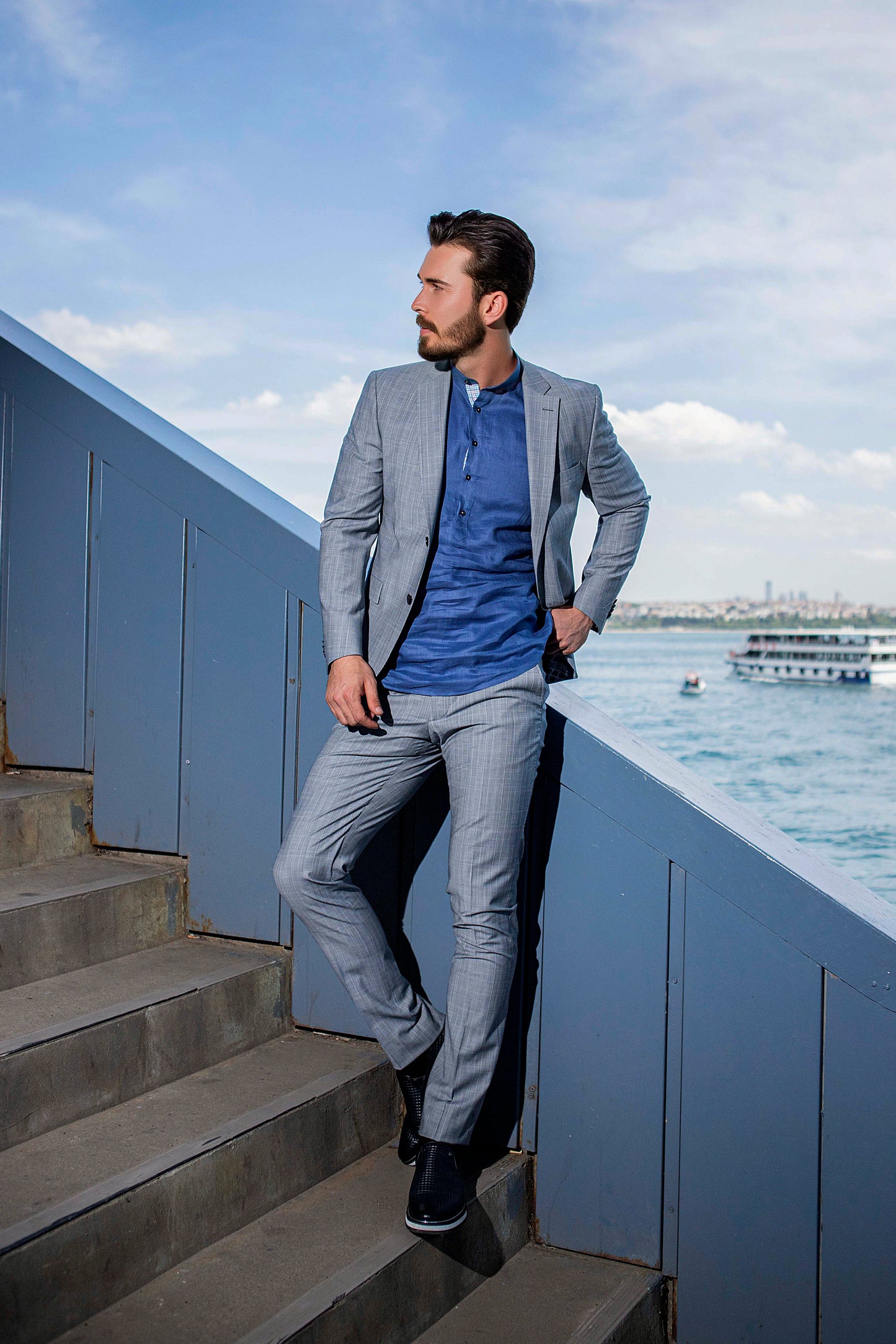 Royal Blue Short-Sleeve Shirt Made with 100% Cool Linen