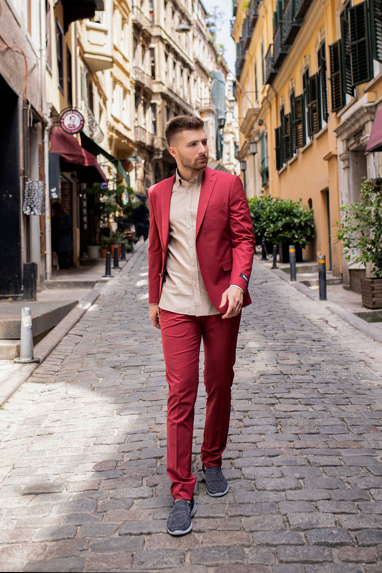Cream Moda Slim Dress Shirt with combination of Maroon suit