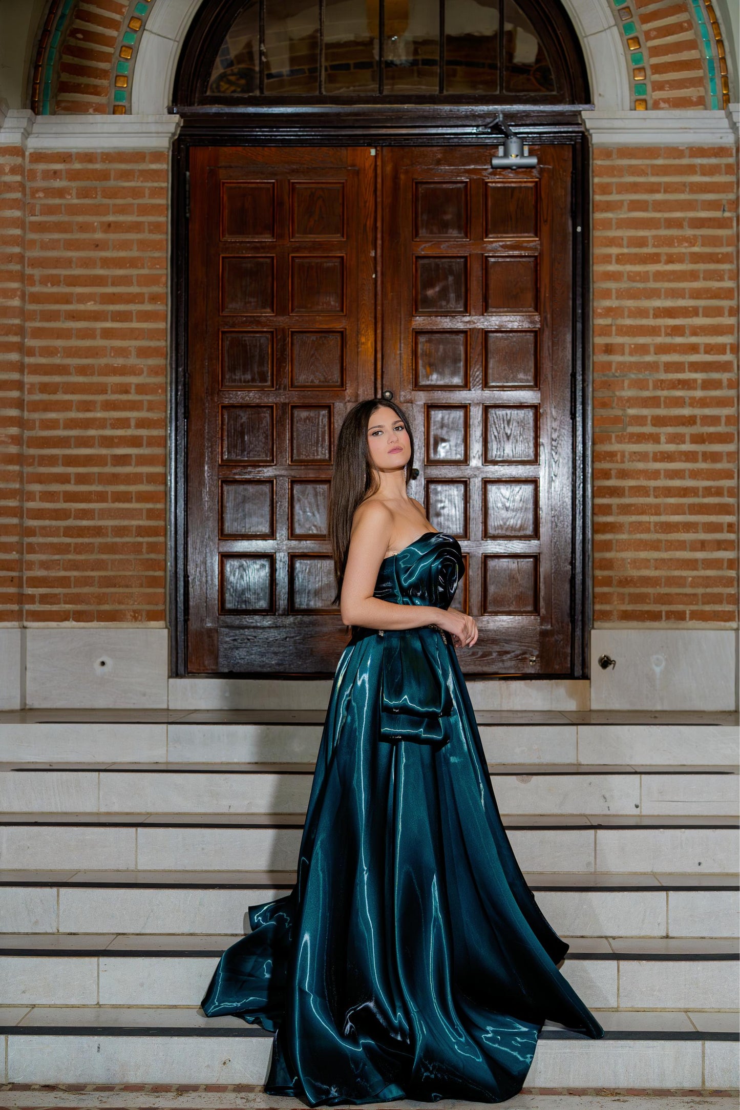 Elegant strapless couture silhouette