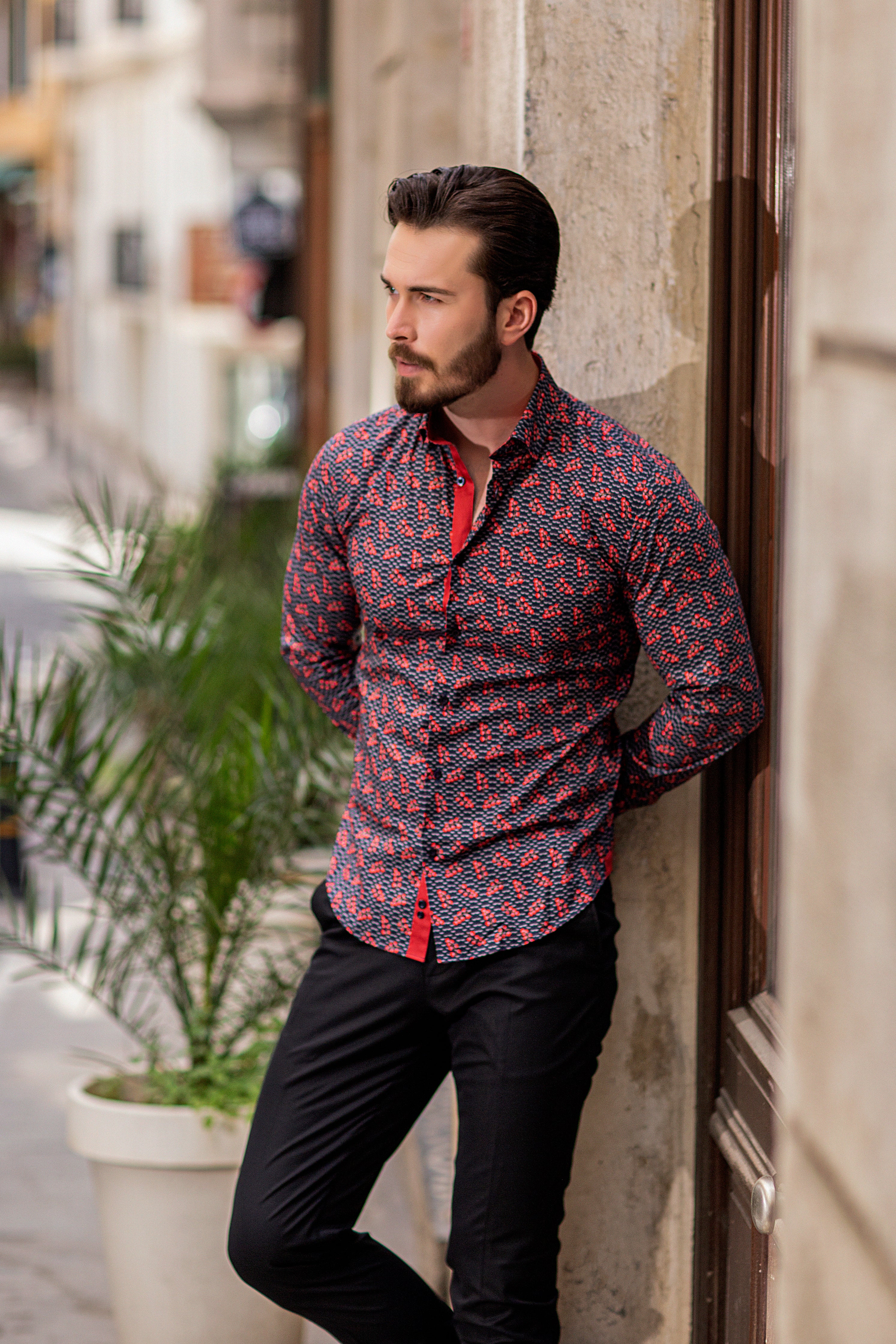 Lining store shirt red