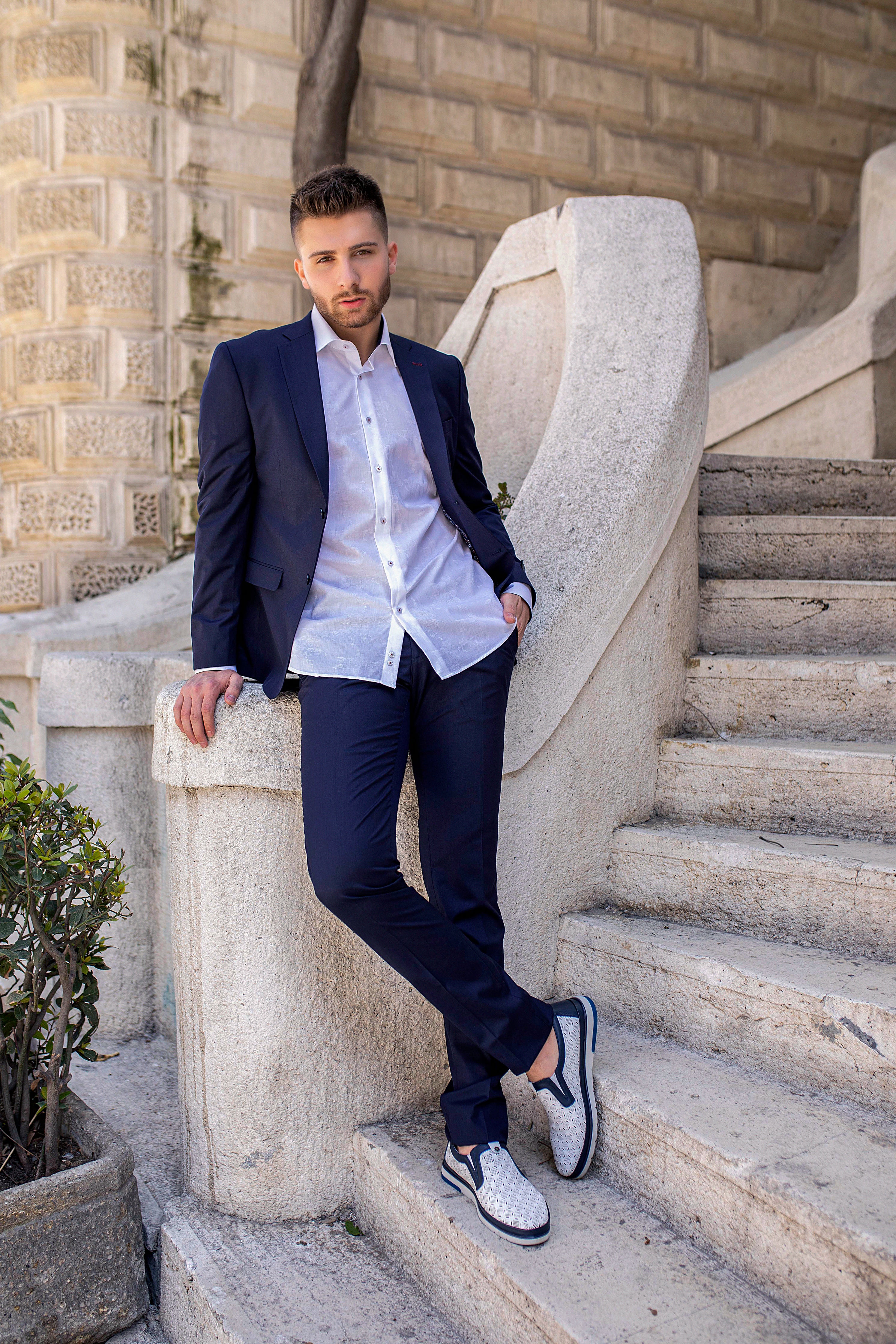 White and best sale navy blue suit